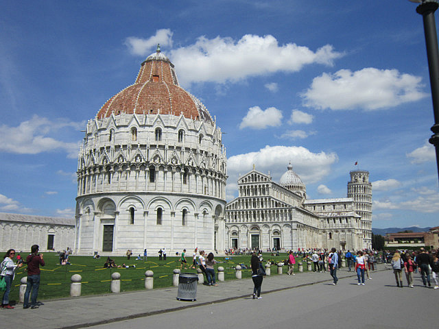  Piazza dei Miracoli