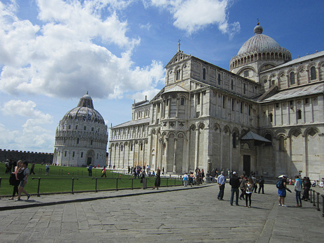  Piazza dei Miracoli